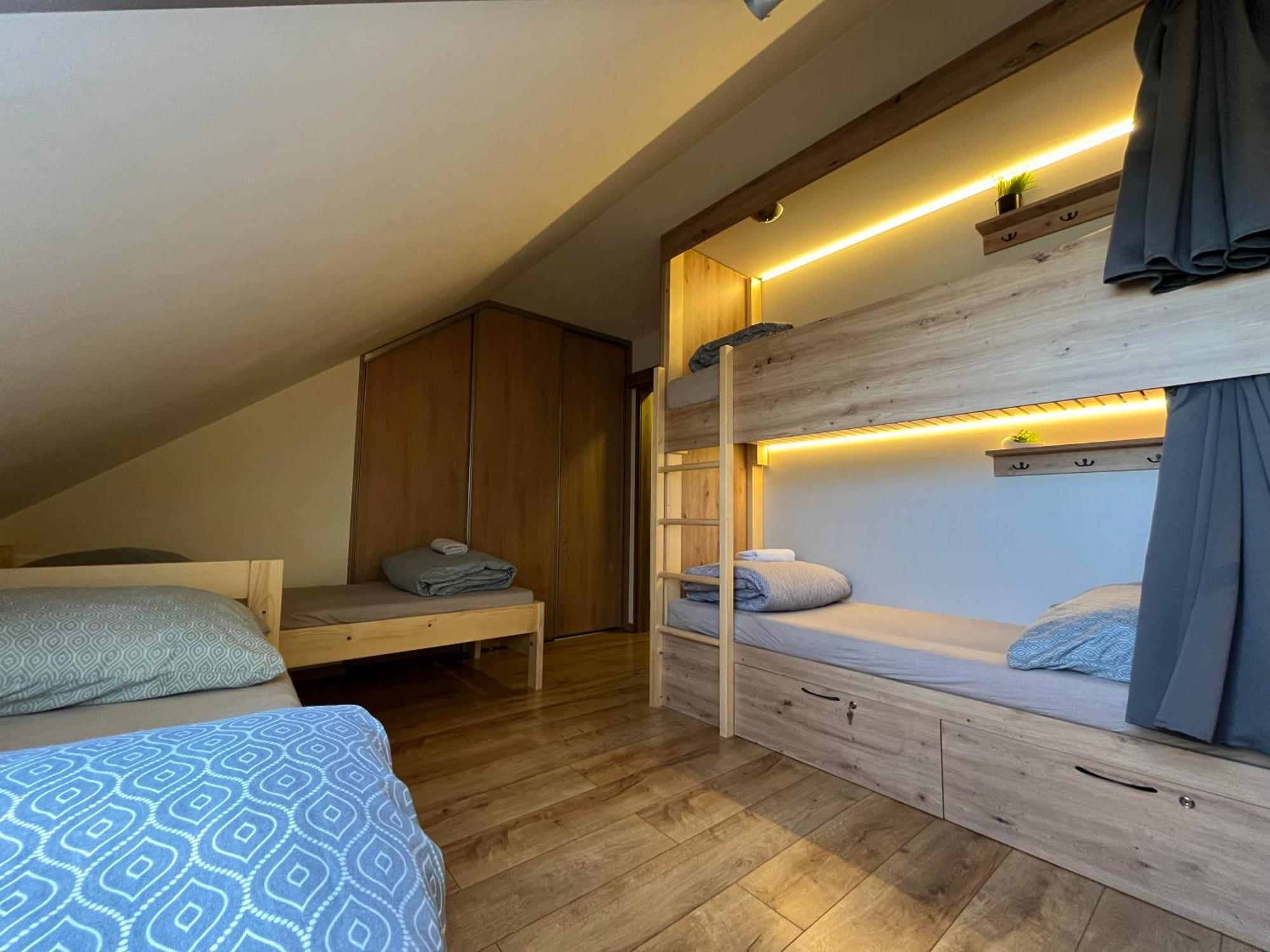 Sherpa'S Hostel High Tatras Strbske Pleso Exterior photo