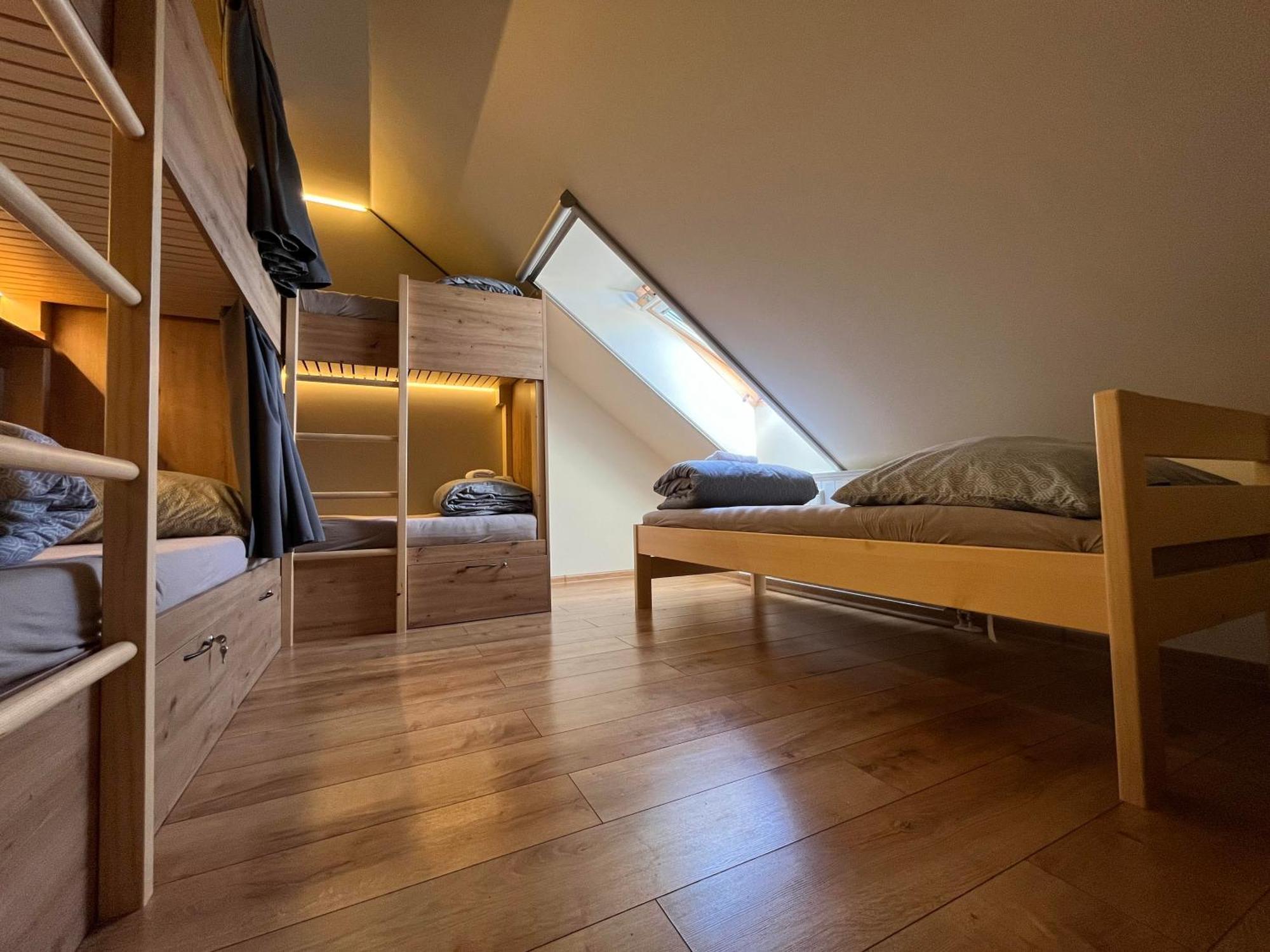 Sherpa'S Hostel High Tatras Strbske Pleso Exterior photo