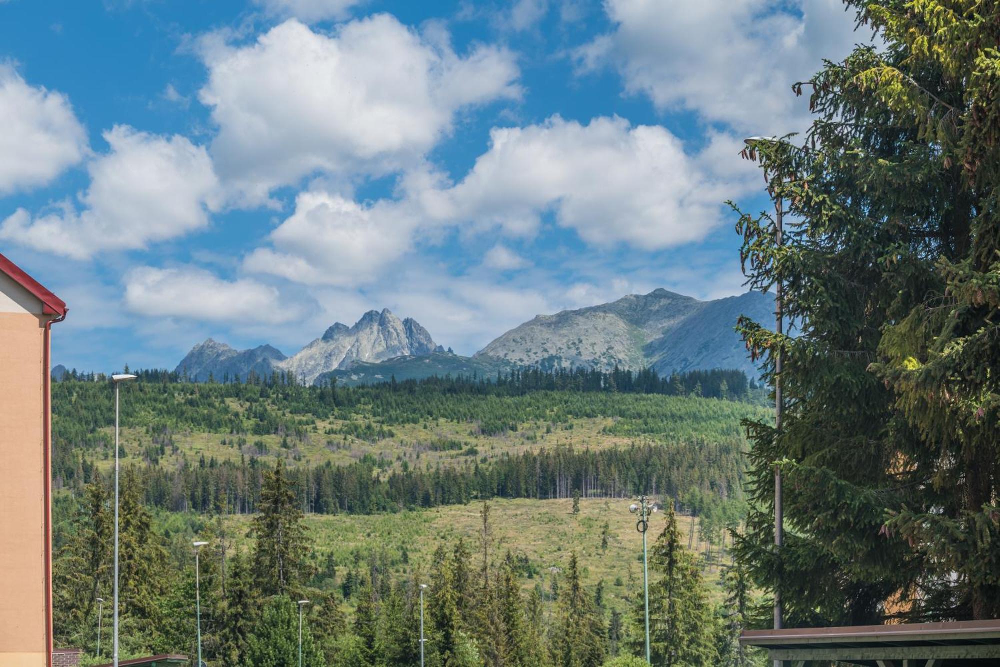 Sherpa'S Hostel High Tatras Strbske Pleso Exterior photo